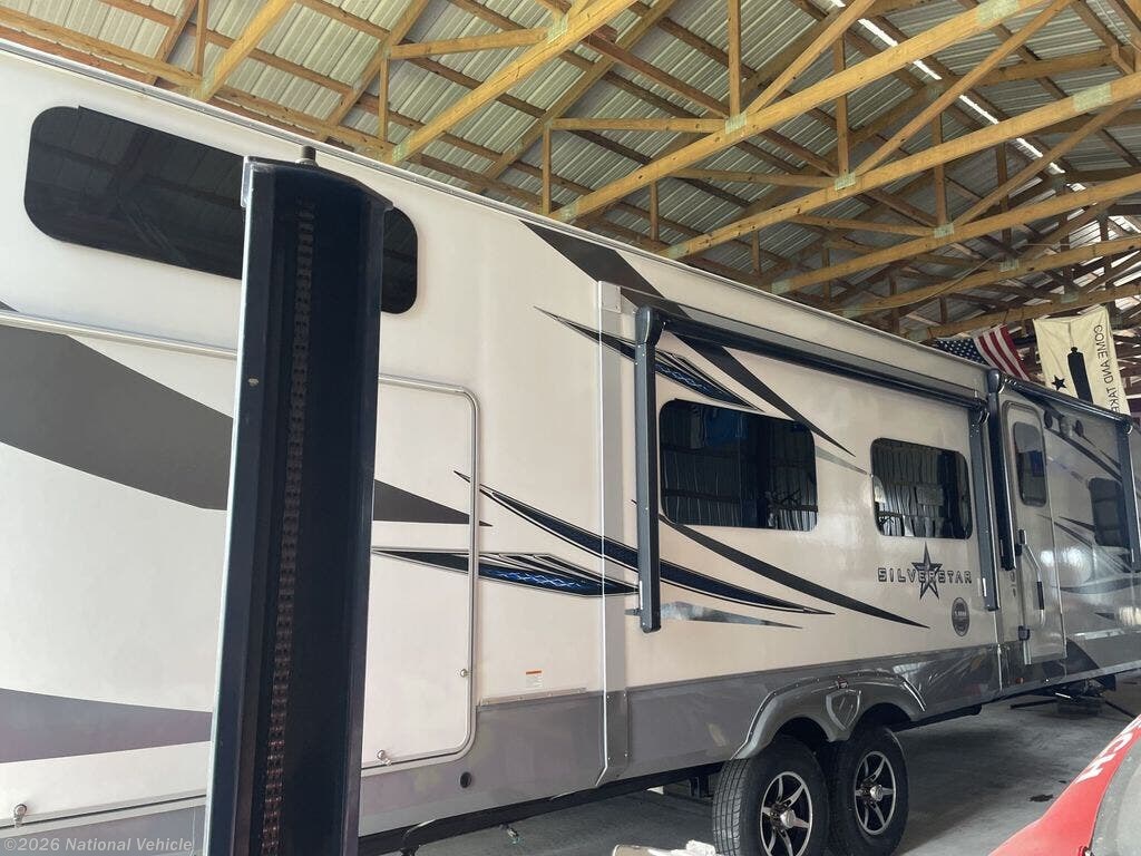 Used 2019 Highland Ridge Silverstar 328BHS available in Needville, Texas