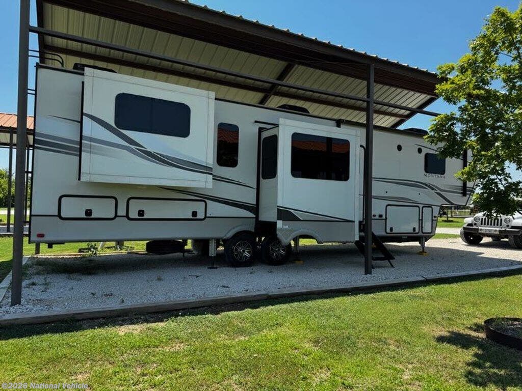 Used 2022 Keystone Montana 3791RD available in Pottsboro, Texas