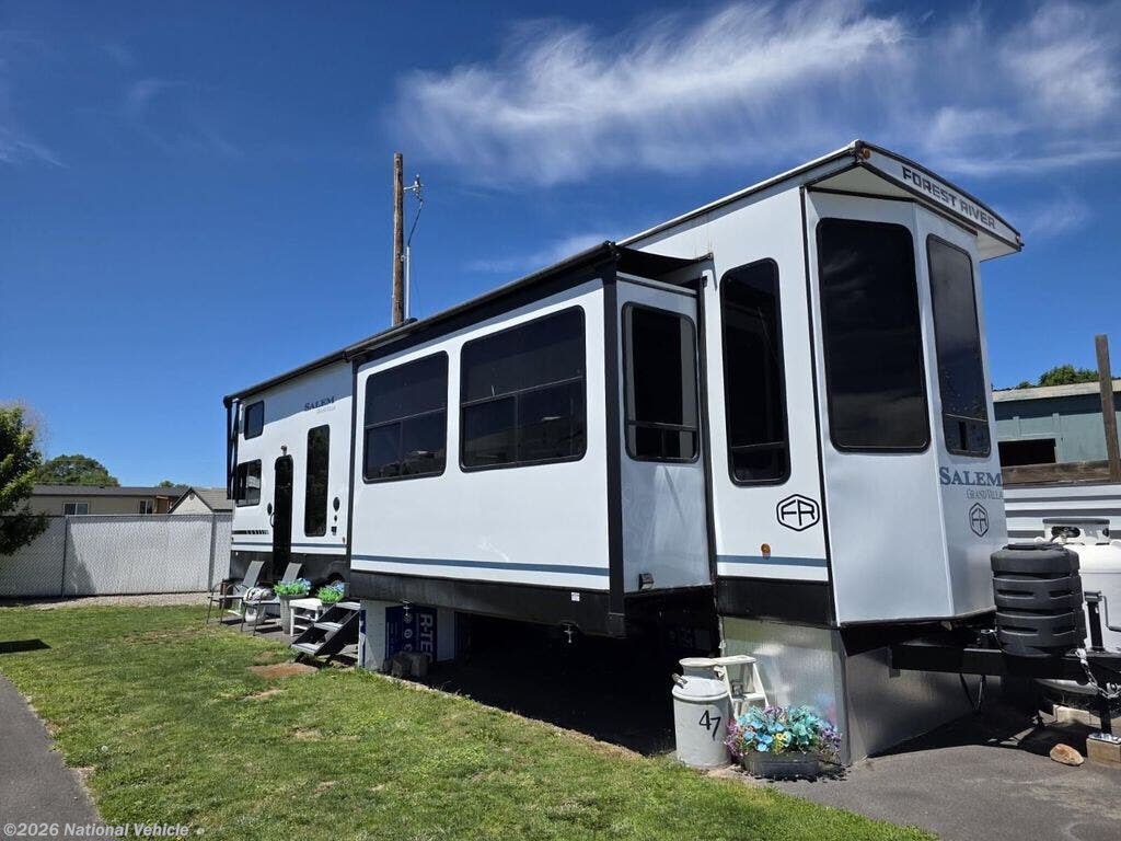 Used 2025 Forest River Salem Grand Villa 42FLDL available in Prineville, Oregon