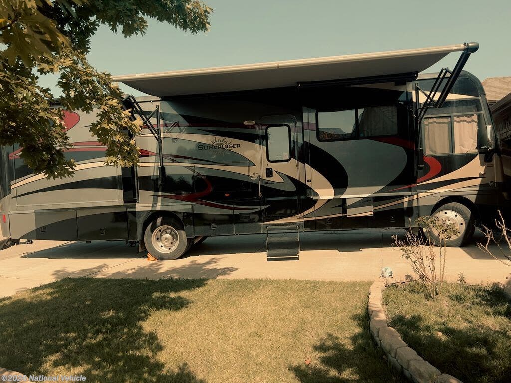 Used 2011 Itasca Suncruiser 35P available in Waxahachie, Texas