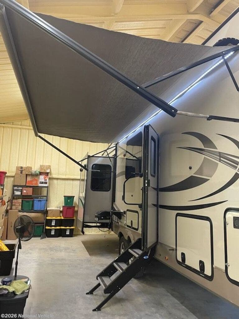 Used 2018 Forest River Rockwood Signature Ultra Lite 8298WS available in Brock, Texas