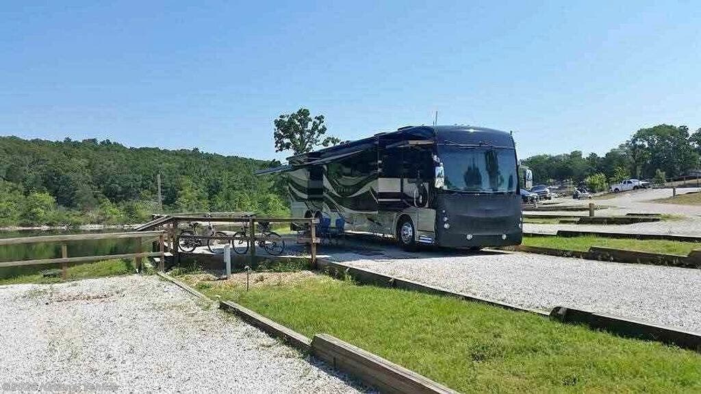 Used 2010 American Coach American Tradition 42M available in Keokuk, Iowa