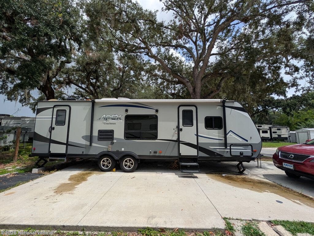 Used 2020 Coachmen Apex Ultra-Lite 288BHS available in Blue Springs, Missouri