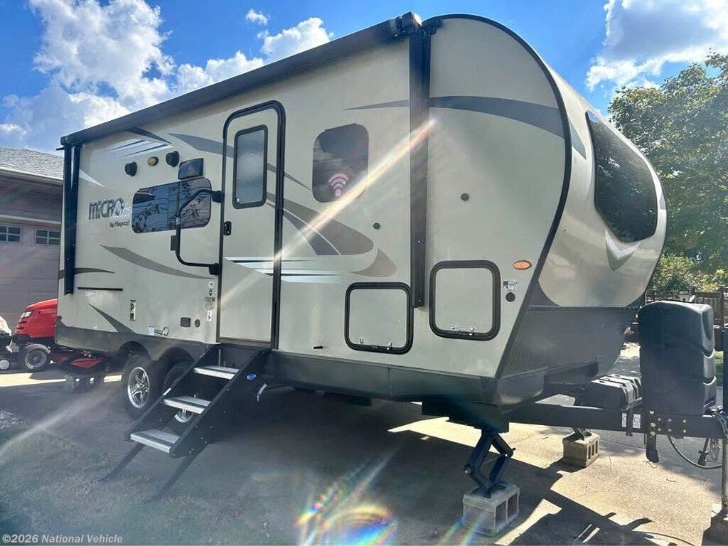 Used 2019  Forest River Flagstaff Micro Lite 21DS by Forest River from National Vehicle in Bremen, IN