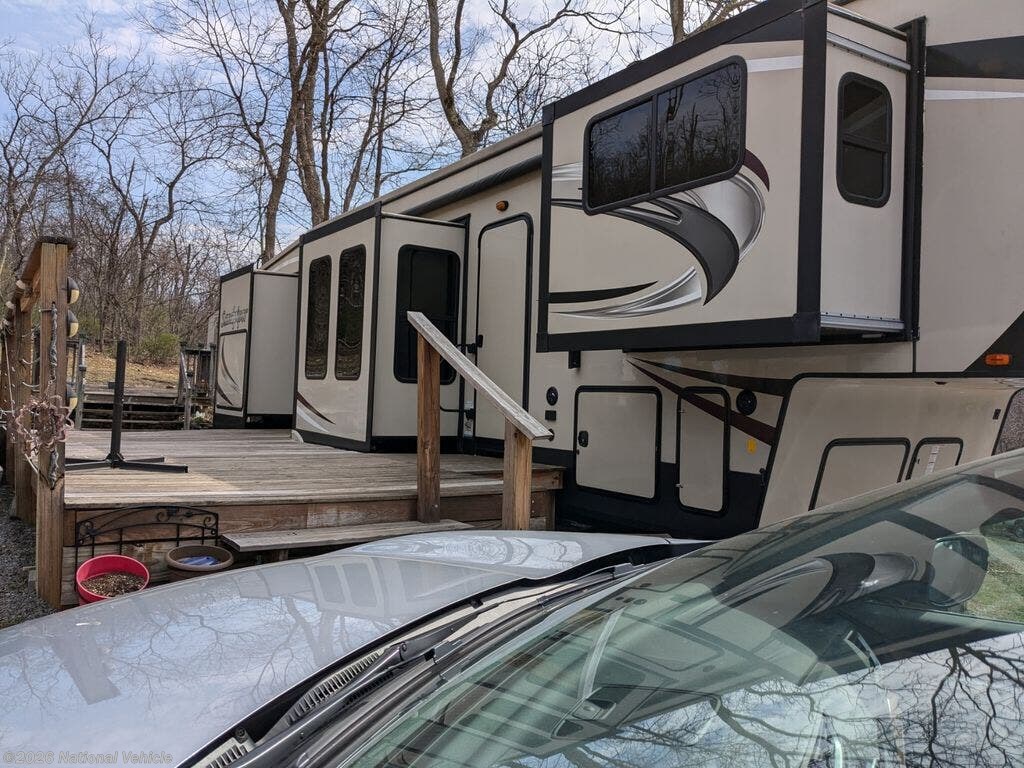 Used 2019  Forest River Sandpiper 379FLOK by Forest River from National Vehicle in Hancock, MD