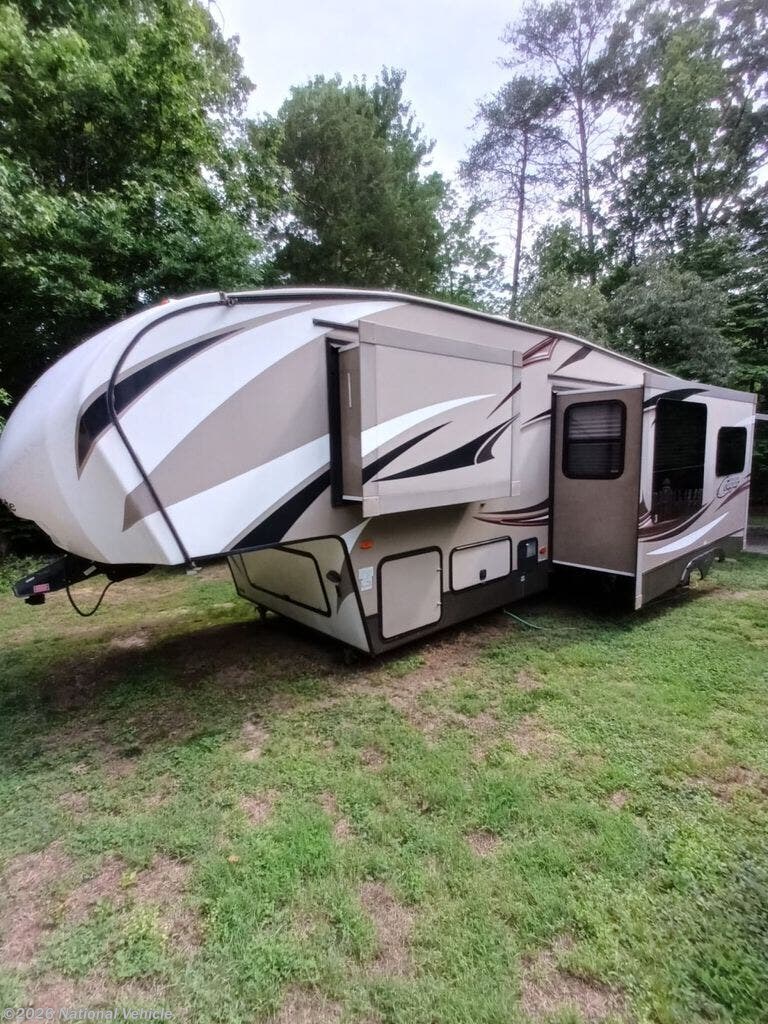 Used 2014  Keystone Cougar X-Lite 29RBS by Keystone from National Vehicle in Browns Summit, NC
