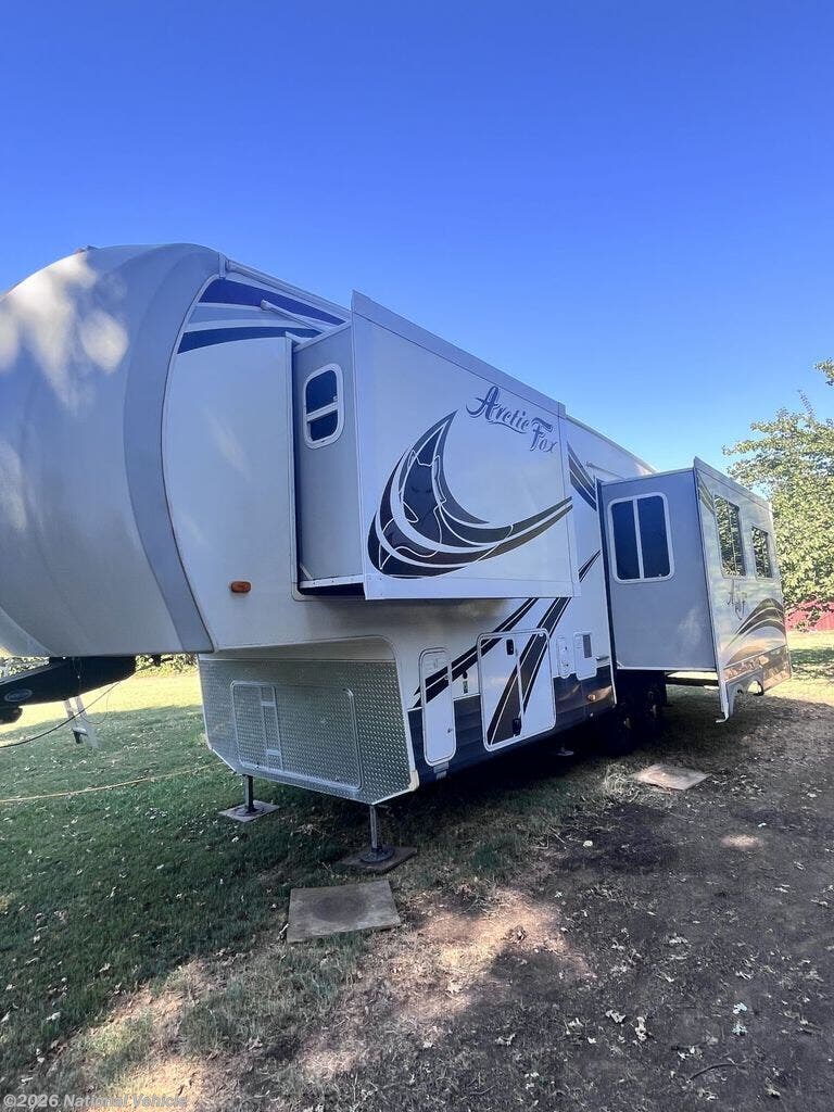 Used 2018  Northwood Arctic Fox Silver Fox 29-5T by Northwood from National Vehicle in Chico, CA