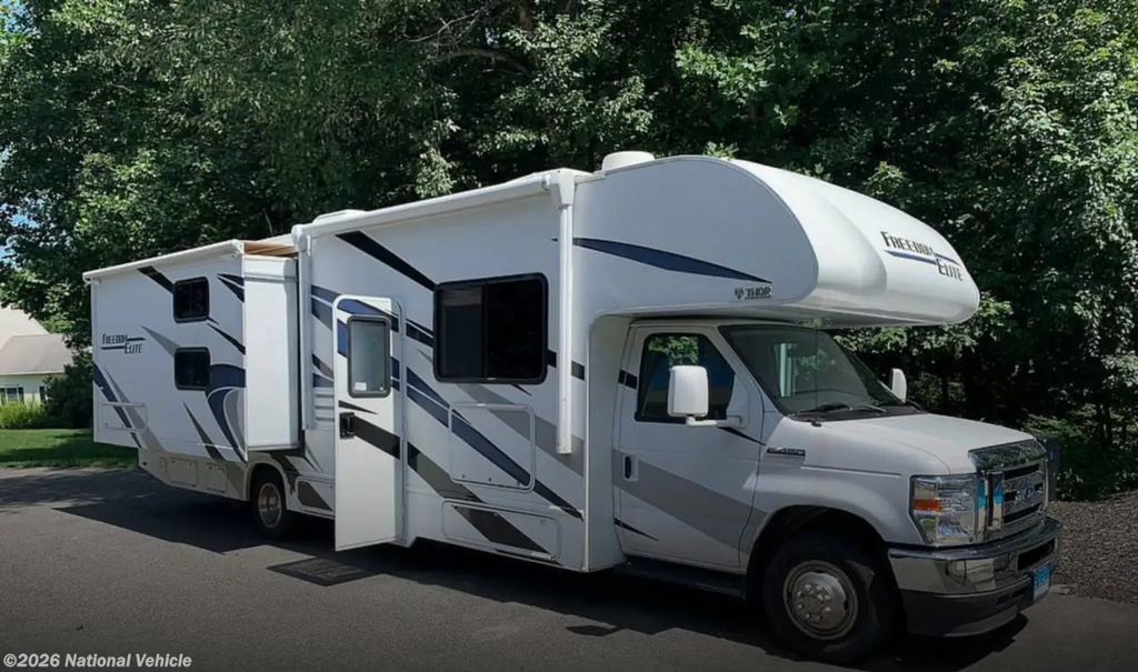 Used 2021  Thor Motor Coach Freedom Elite 30FE by Thor Motor Coach from National Vehicle in Durham, CT