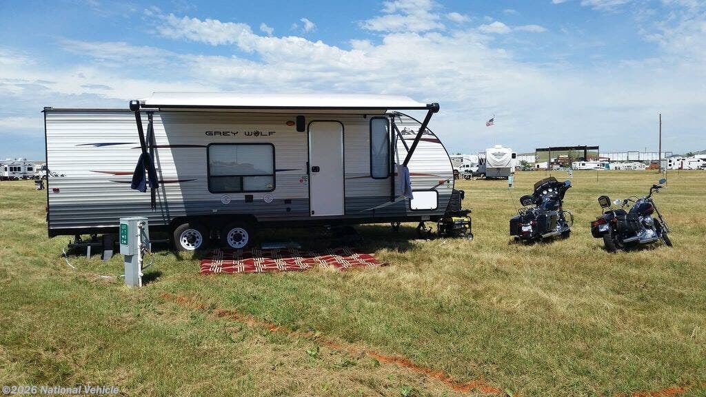 Used 2014  Forest River Cherokee Grey Wolf 25RR by Forest River from National Vehicle in Pratt, KS