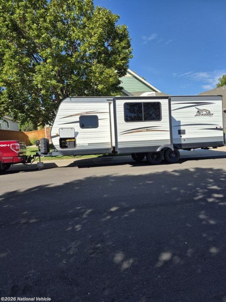 Used 2018  Jayco Jay Flight SLX 242BHSW by Jayco from National Vehicle in Loveland, CO