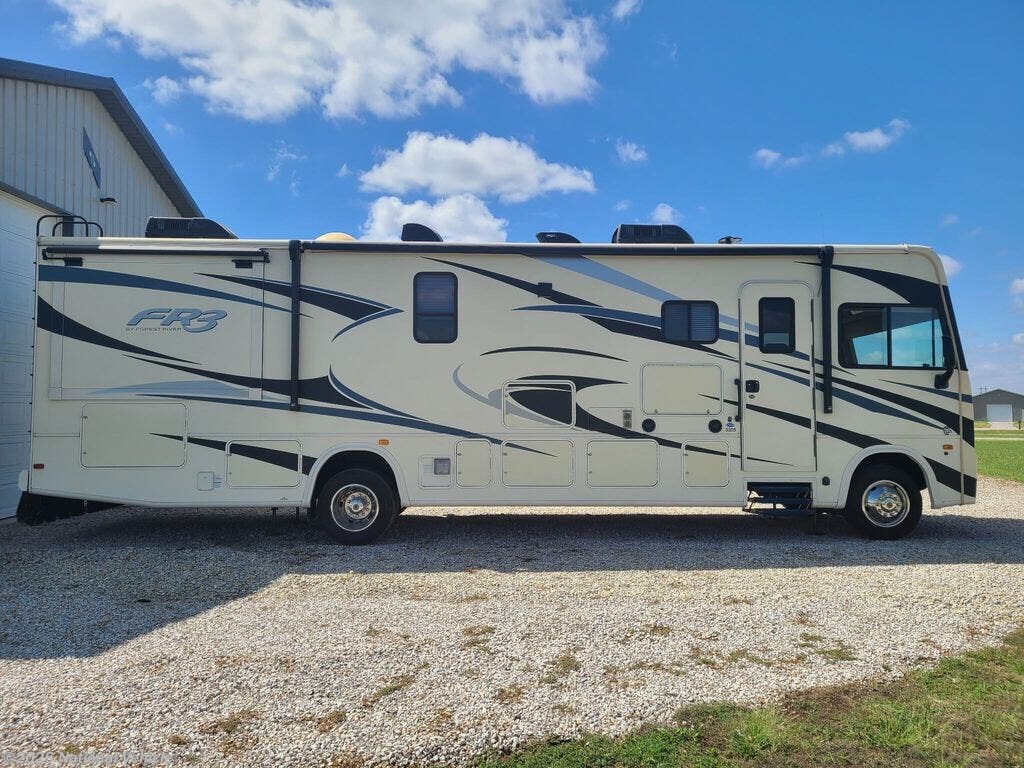 Used 2020  Forest River FR3 33DS by Forest River from National Vehicle in Clearwater, KS
