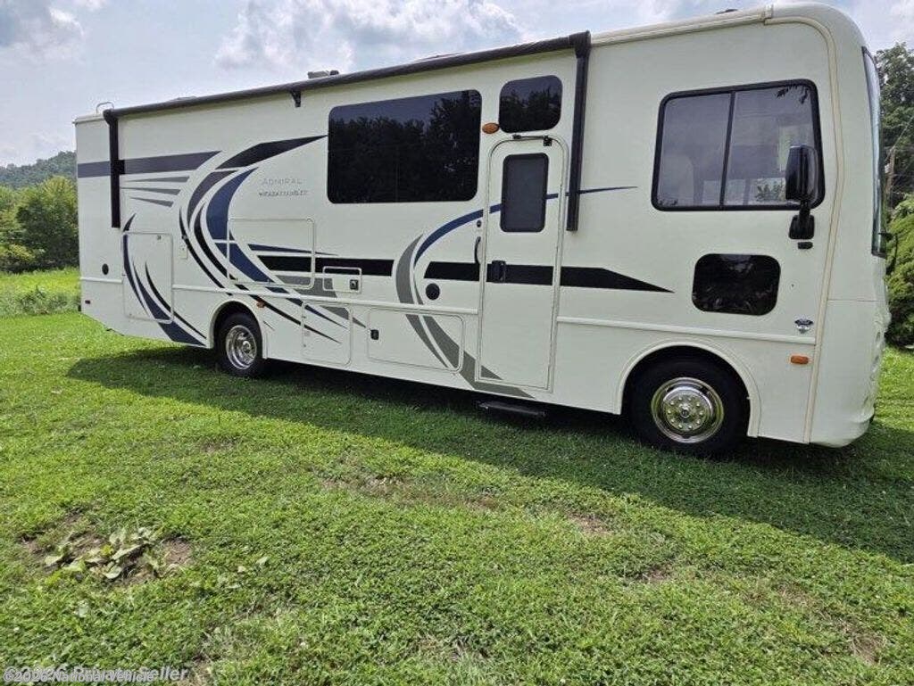 Used 2021  Holiday Rambler Admiral 29M by Holiday Rambler from National Vehicle in Greensburg, PA