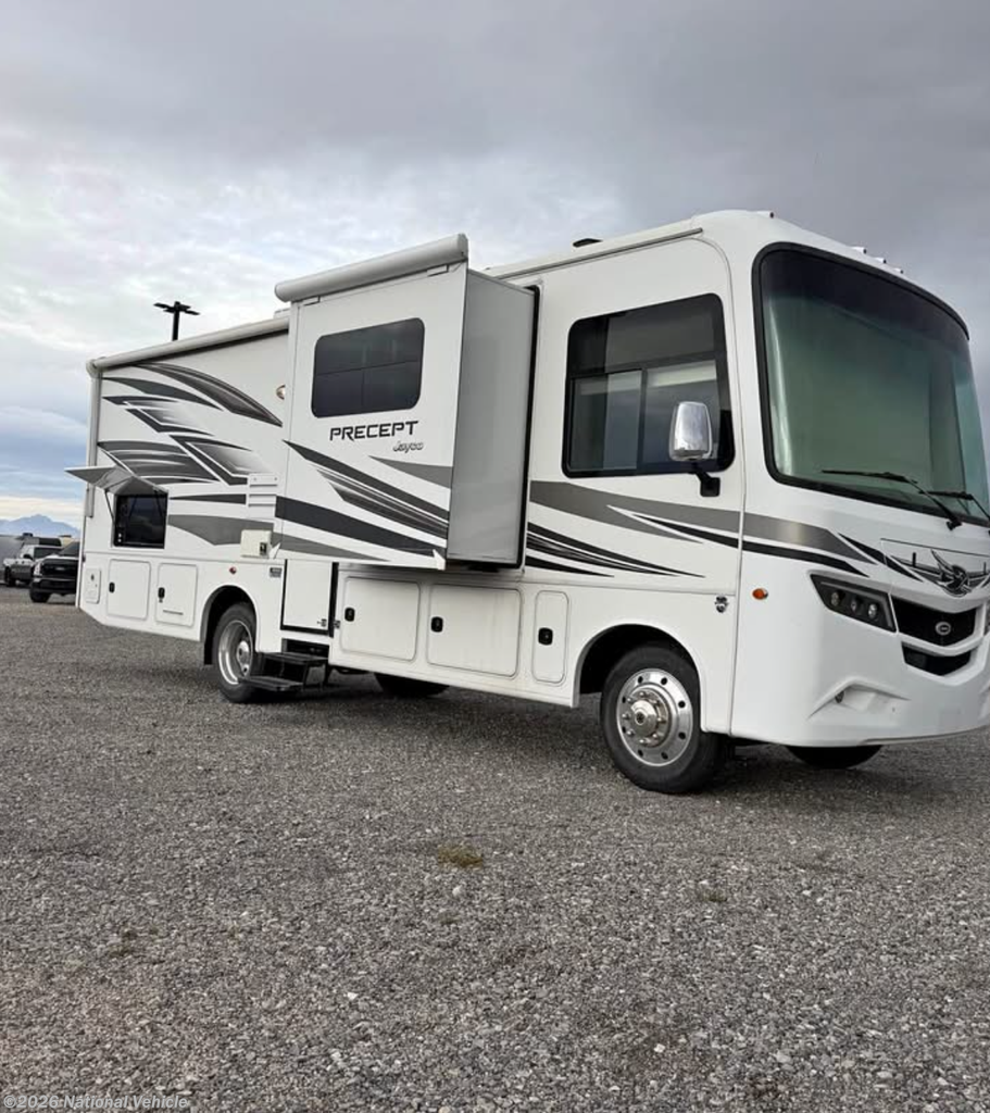 Used 2017  Jayco Precept 31UL by Jayco from National Vehicle in Stansbury Park, UT