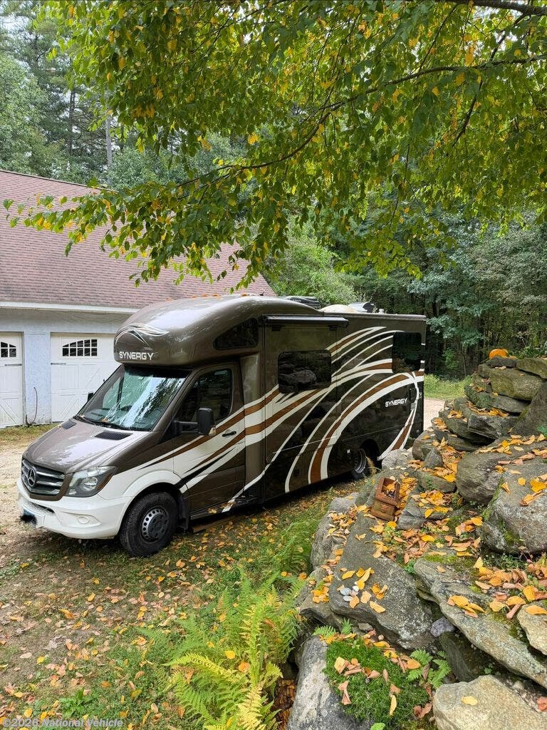 Used 2017  Thor Motor Coach Synergy Sprinter 24SP by Thor Motor Coach from National Vehicle in Putnam, CT