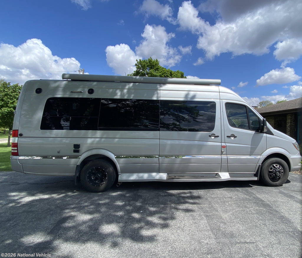 Used 2015  Winnebago Era 170A by Winnebago from National Vehicle in Cissna Park, IL
