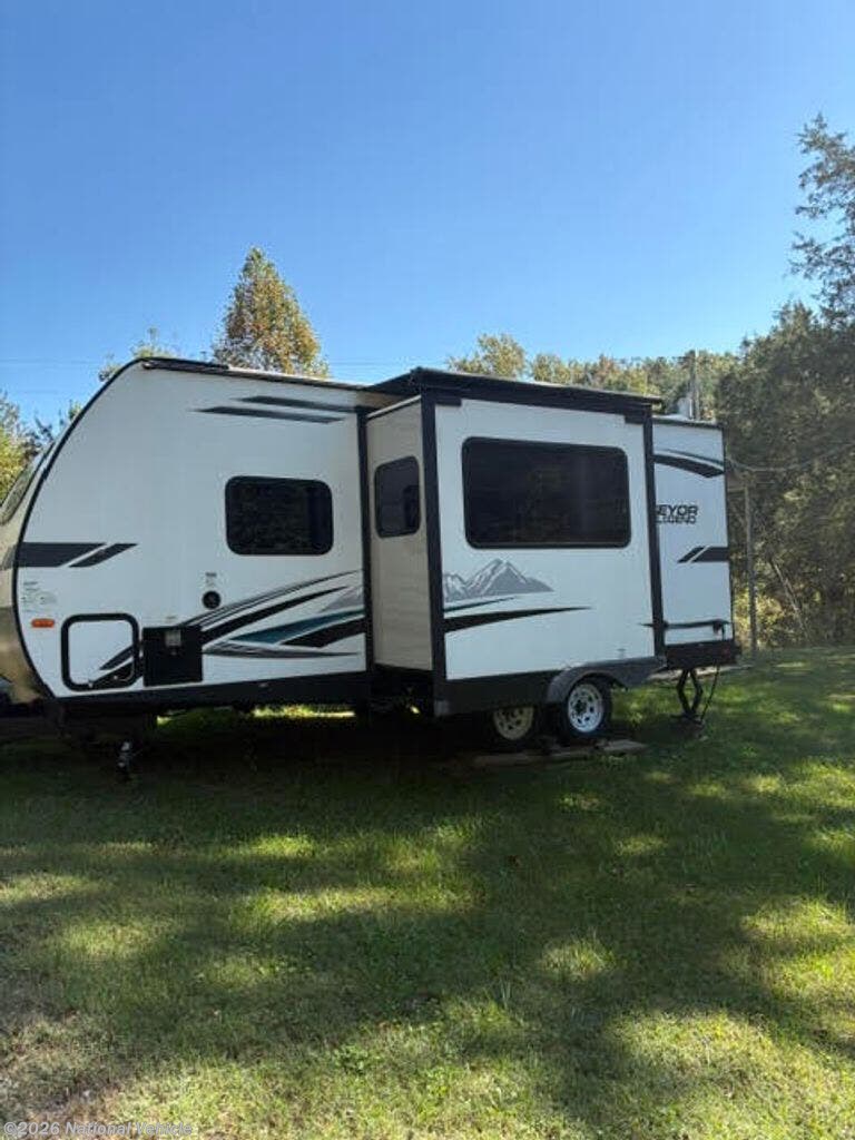Used 2022  Forest River Surveyor Legend 203RKLE by Forest River from National Vehicle in Parrottsville, TN
