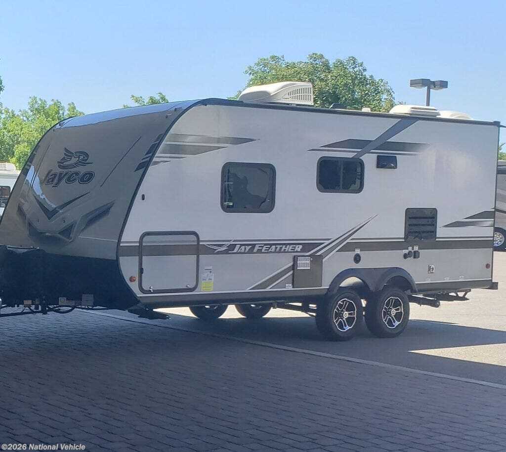 Used 2020  Jayco Jay Feather 18RBM by Jayco from National Vehicle in Greenville, SC