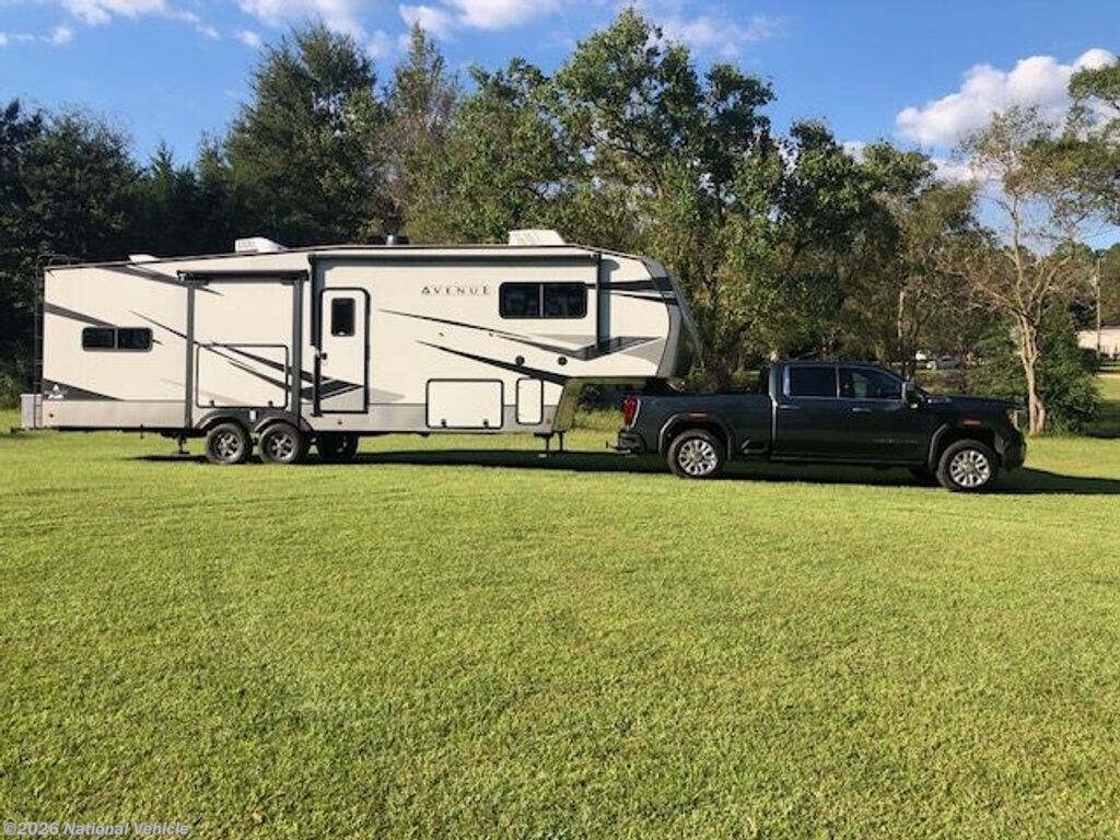 Used 2023  Alliance RV Avenue 33RKS by Alliance RV from National Vehicle in Robertsdale, AL