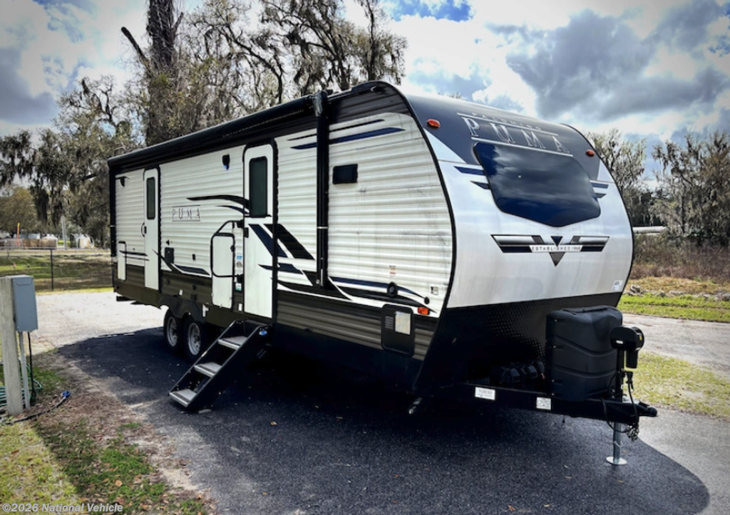 Used 2021  Palomino Puma 26FKDS by Palomino from National Vehicle in North Fort Myers, FL