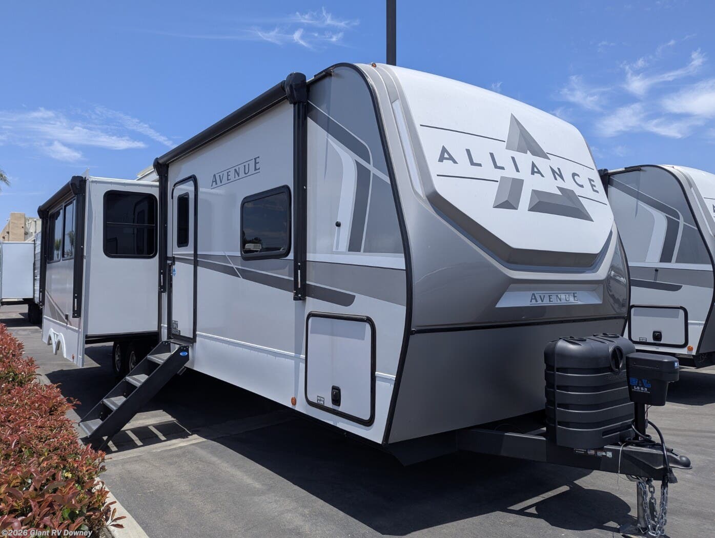New 2025 Alliance RV Avenue 333BH available in Downey, California