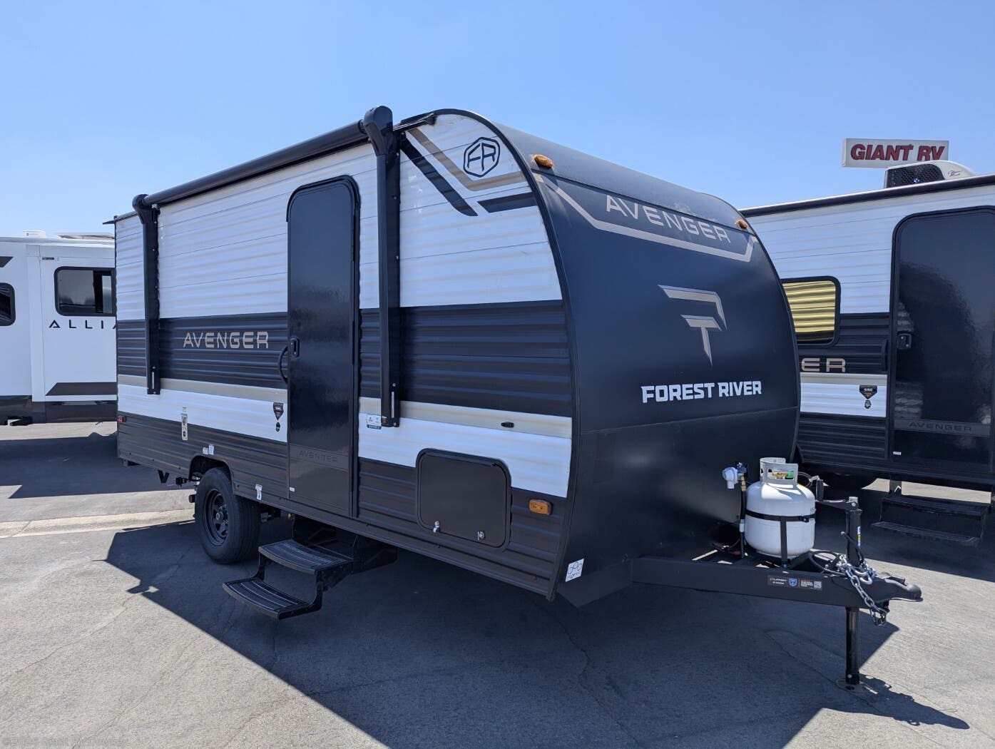 New 2027 Prime Time Avenger LT 16BHX available in Downey, California