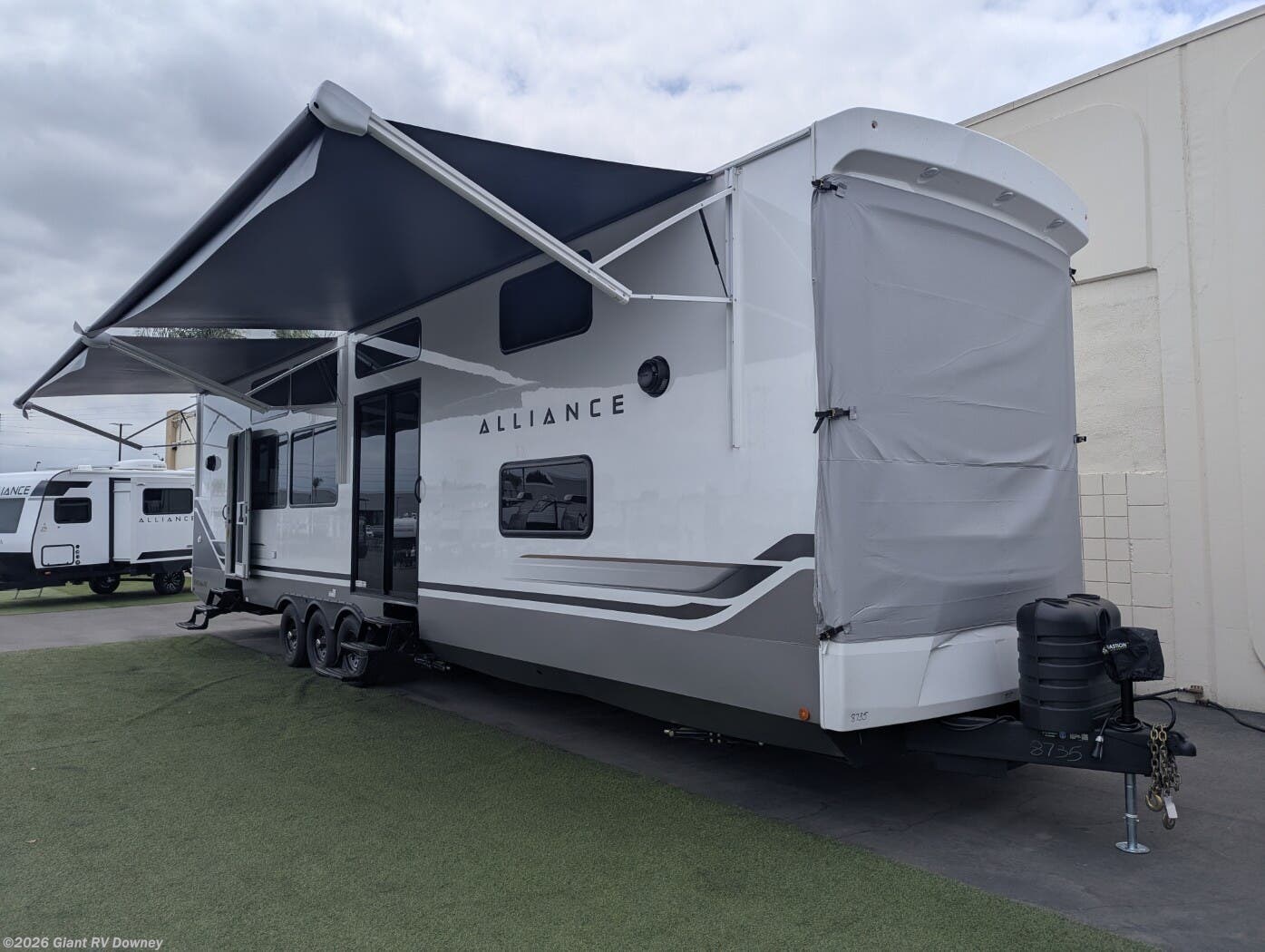 New 2027 Alliance RV Benchmark 44LFT available in Downey, California