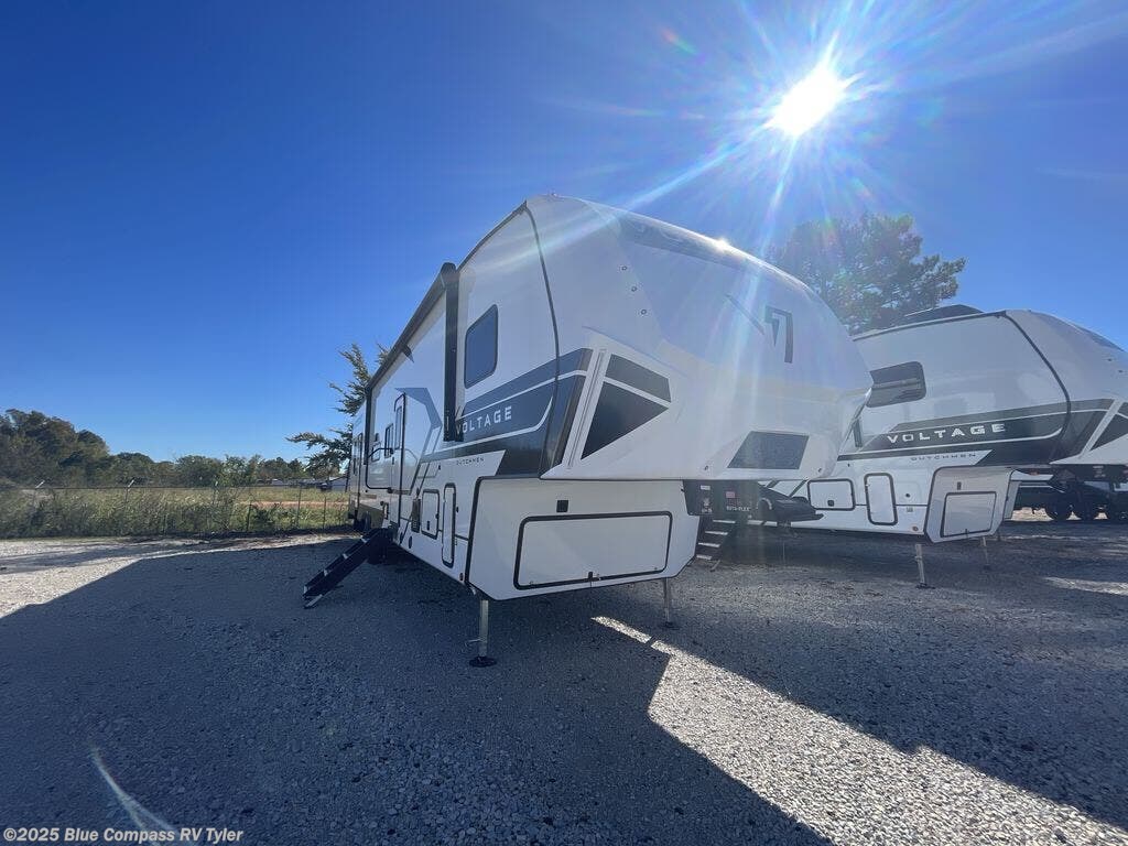 New 2026 Dutchmen Voltage V-Series 3800 available in Tyler, Texas