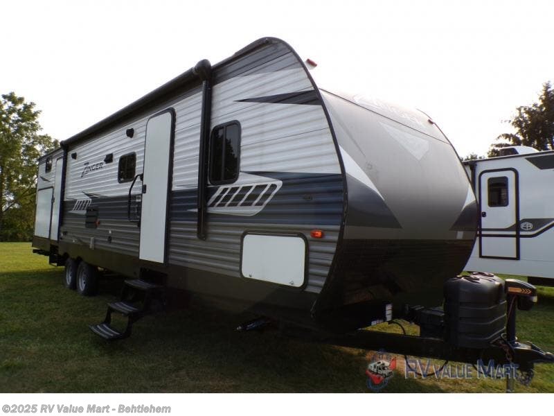 Used 2019 CrossRoads Zinger ZR328SB available in Bath, Pennsylvania