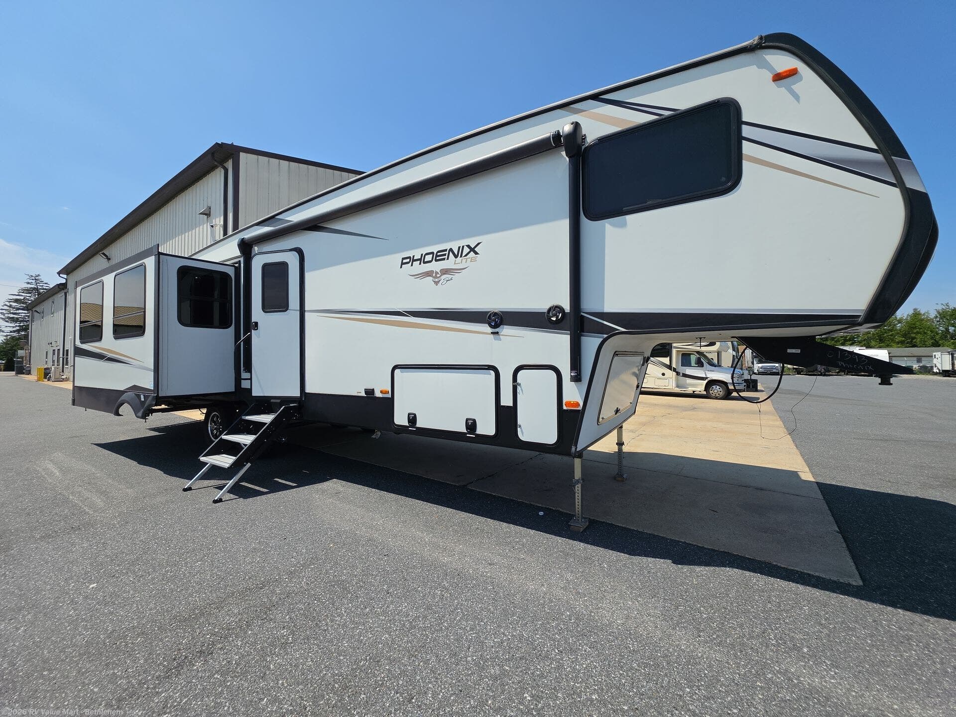 Used 2021 Shasta Phoenix 30BH available in Bath, Pennsylvania