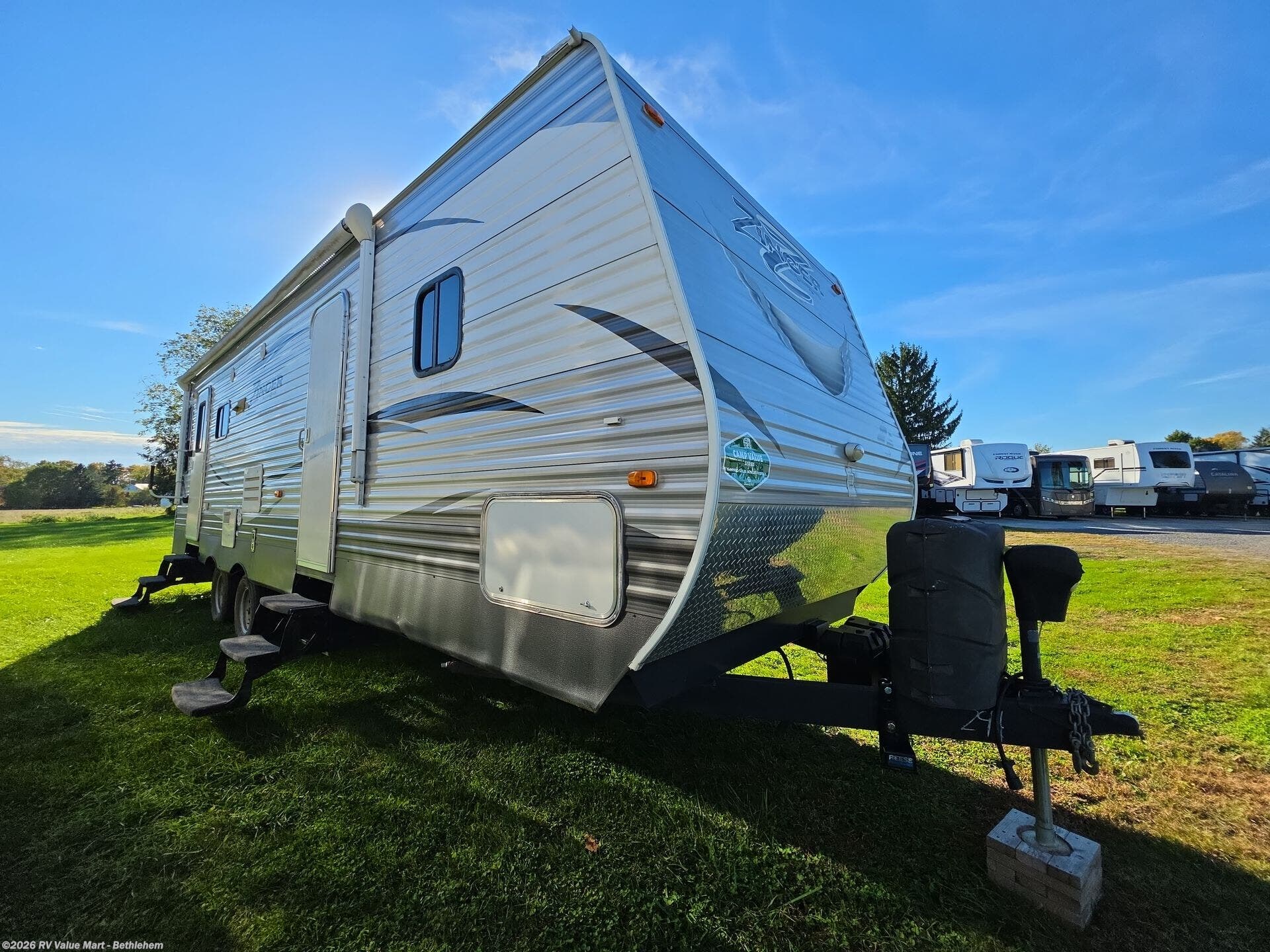 Used 2017  CrossRoads Zinger 27RL by CrossRoads from RV Value Mart - Bethlehem in Bath, PA