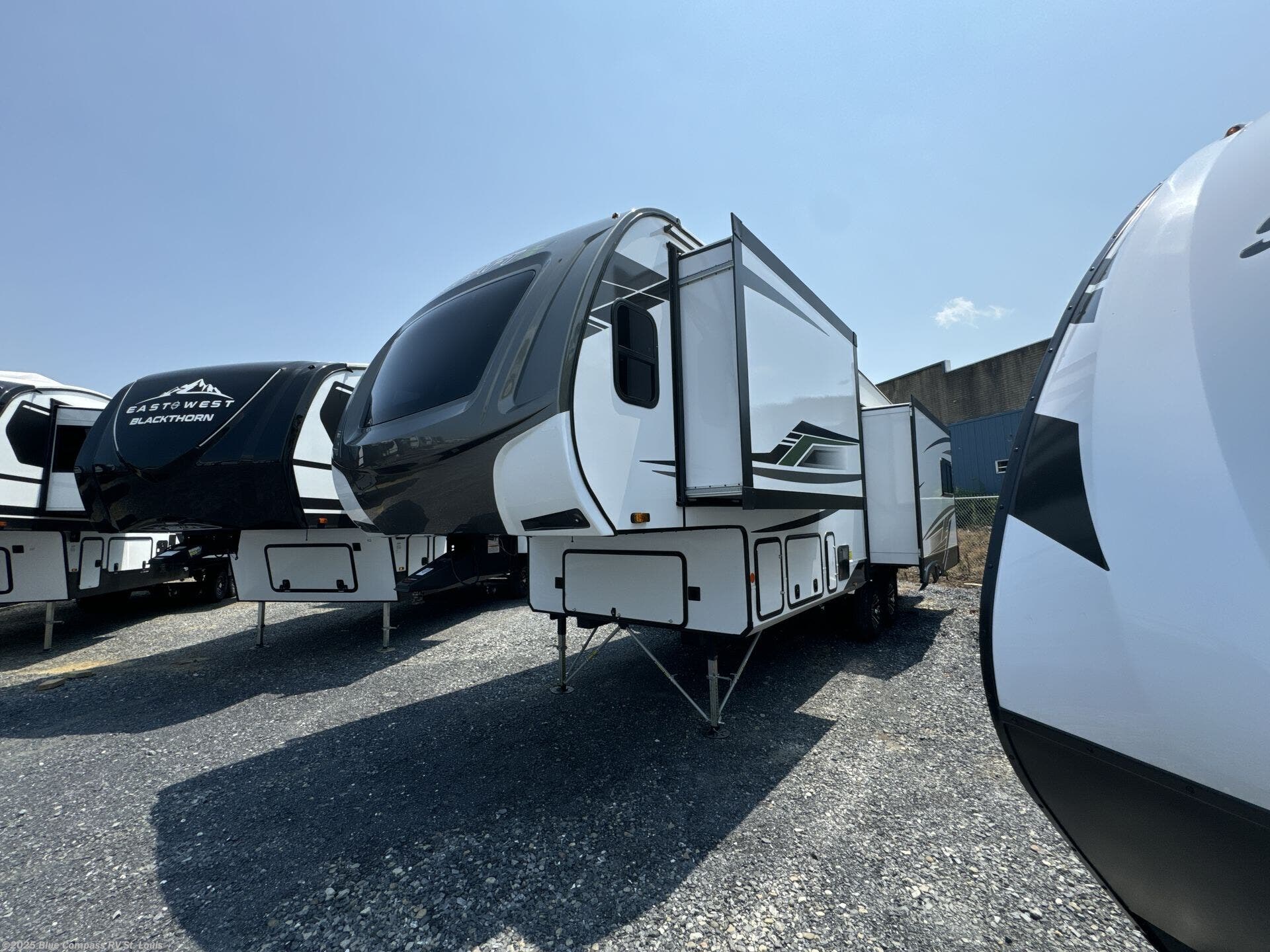 New 2025 Starcraft GSL 264RLS available in Eureka, Missouri