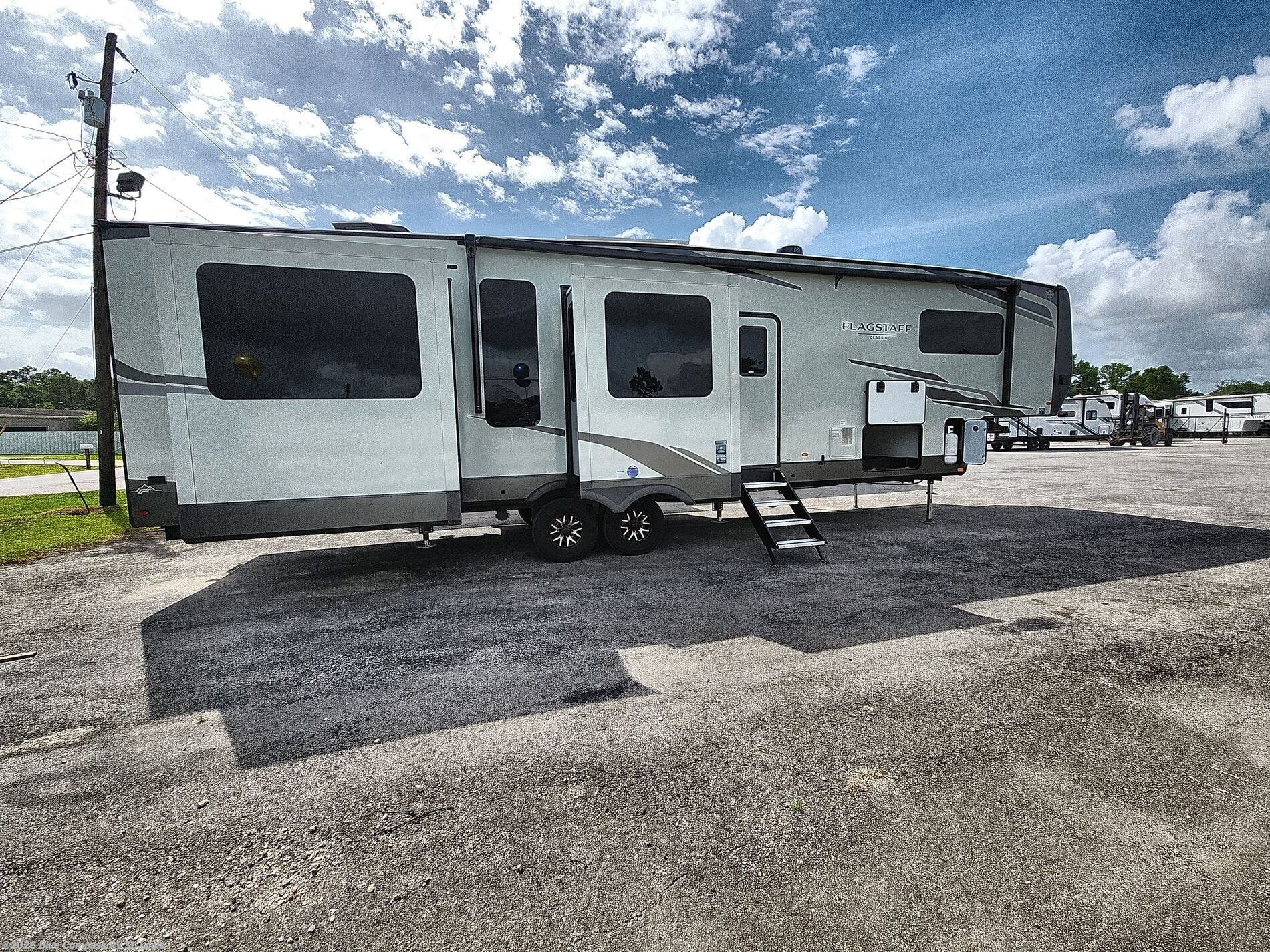 New 2026 Forest River Flagstaff Classic 404CRK available in Eureka, Missouri