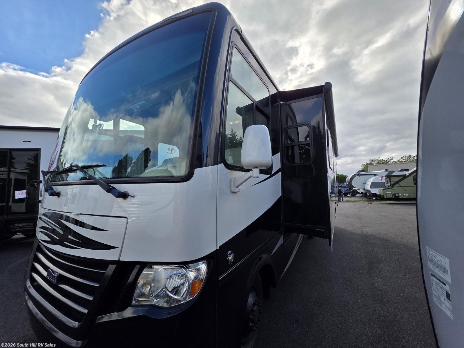 Used 2017 Olympia  Bay Star Sport 2903 available in Yelm, Washington