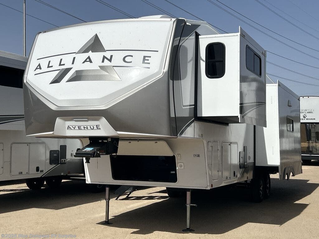 New 2026 Alliance RV Avenue 32RLS available in Surprise, Arizona