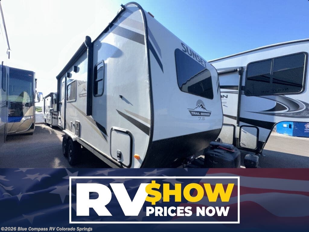 Used 2023  CrossRoads Sunset Trail SS20SS by CrossRoads from Blue Compass RV Colorado Springs in Colorado Springs, CO