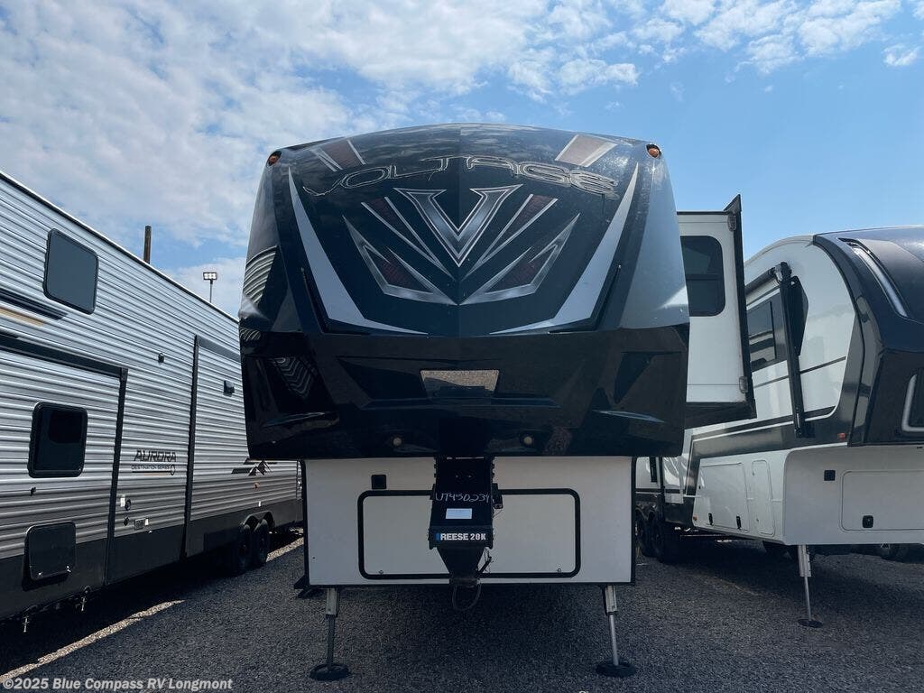 Used 2018 Dutchmen Voltage Epic 3970 available in Longmont, Colorado