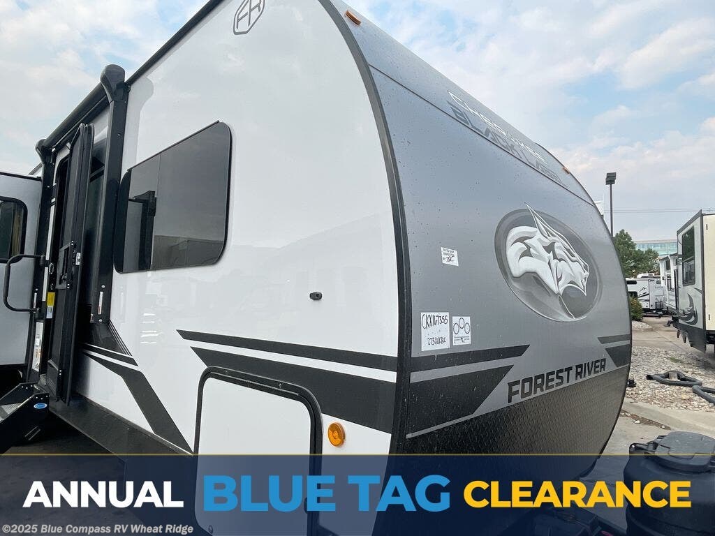 New 2026 Forest River Cherokee Wolf Den Black Label 273XLKBL available in Wheat Ridge, Colorado