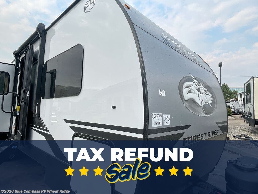 New 2026 Forest River Cherokee Wolf Den Black Label 273XLKBL available in Wheat Ridge, Colorado