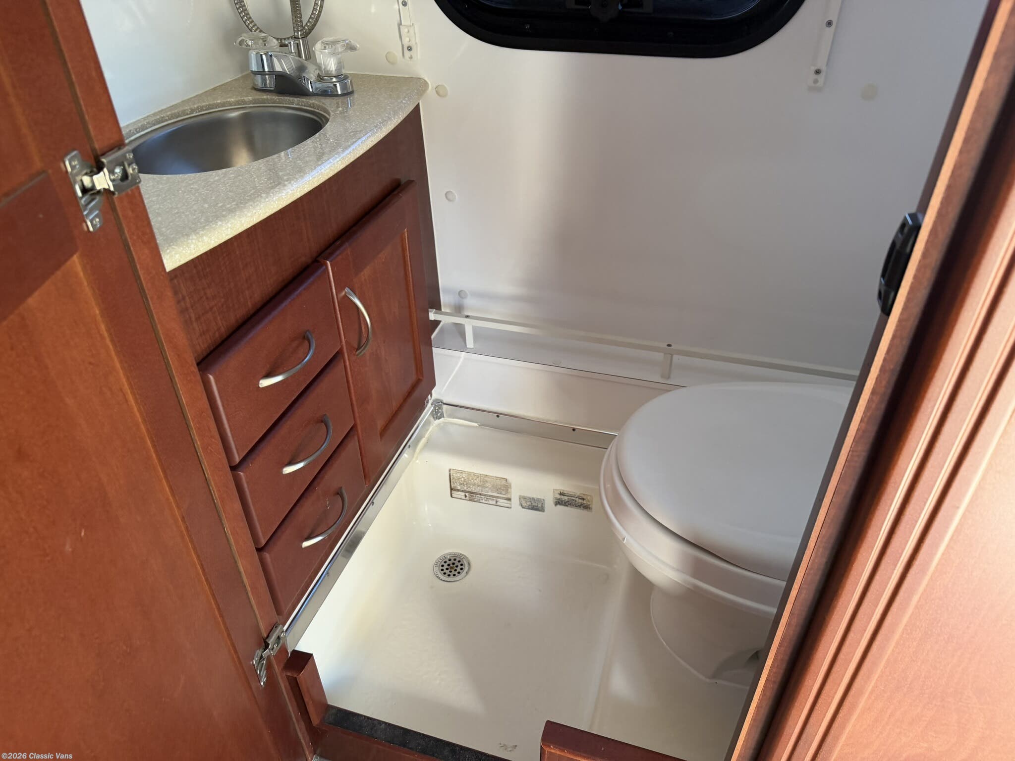 Used 2008  Pleasure-Way Excel TS by Pleasure-Way from Classic Vans in Hayward, CA