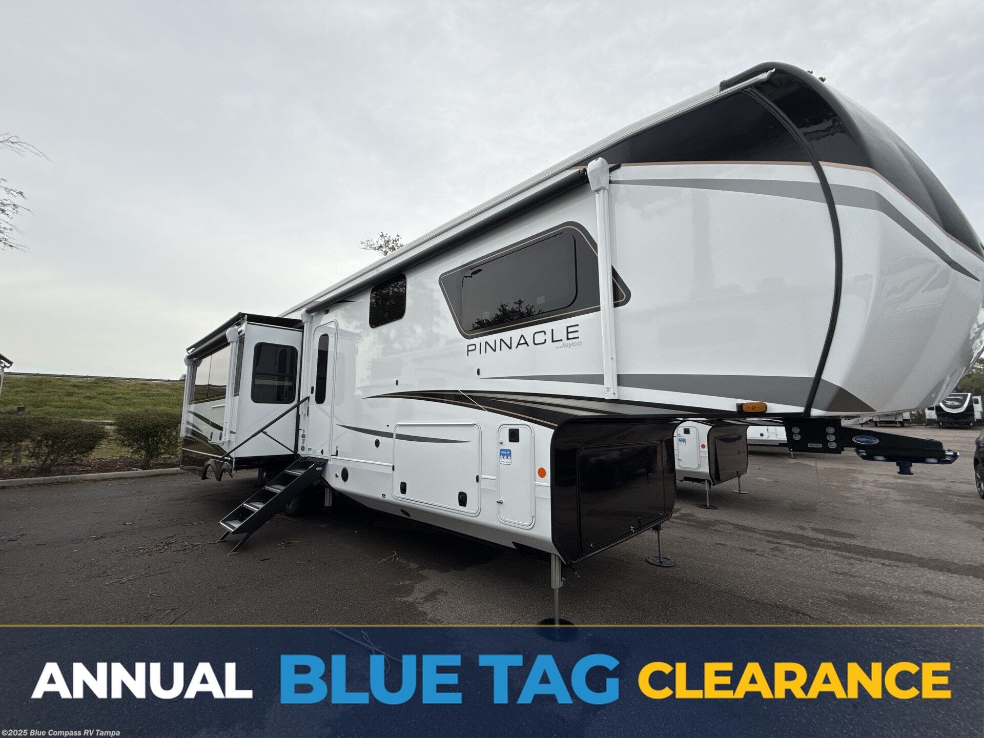 New 2025 Jayco Pinnacle 38KPTS available in Dover, Florida