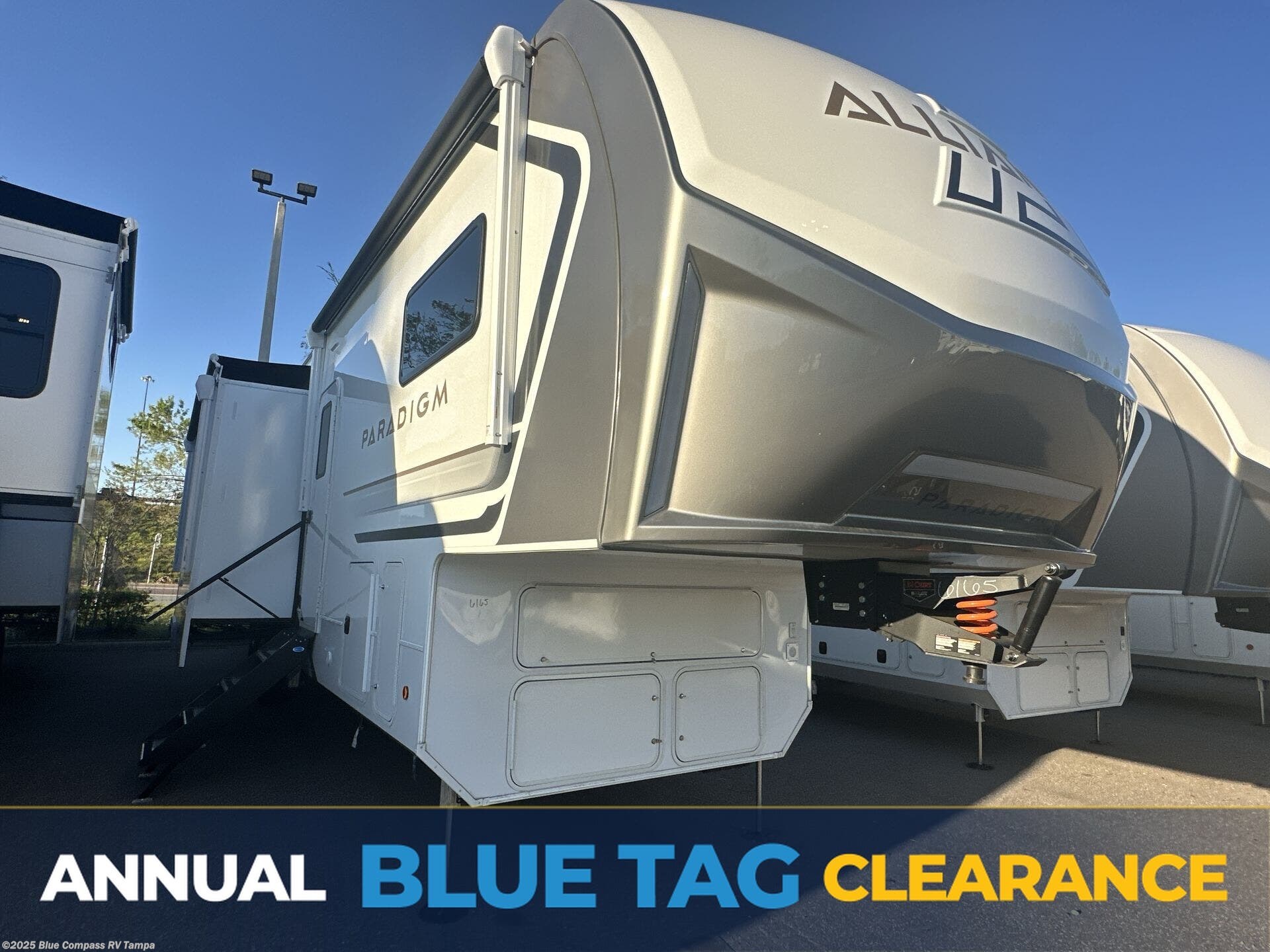 New 2025 Alliance RV Paradigm 395DS available in Dover, Florida