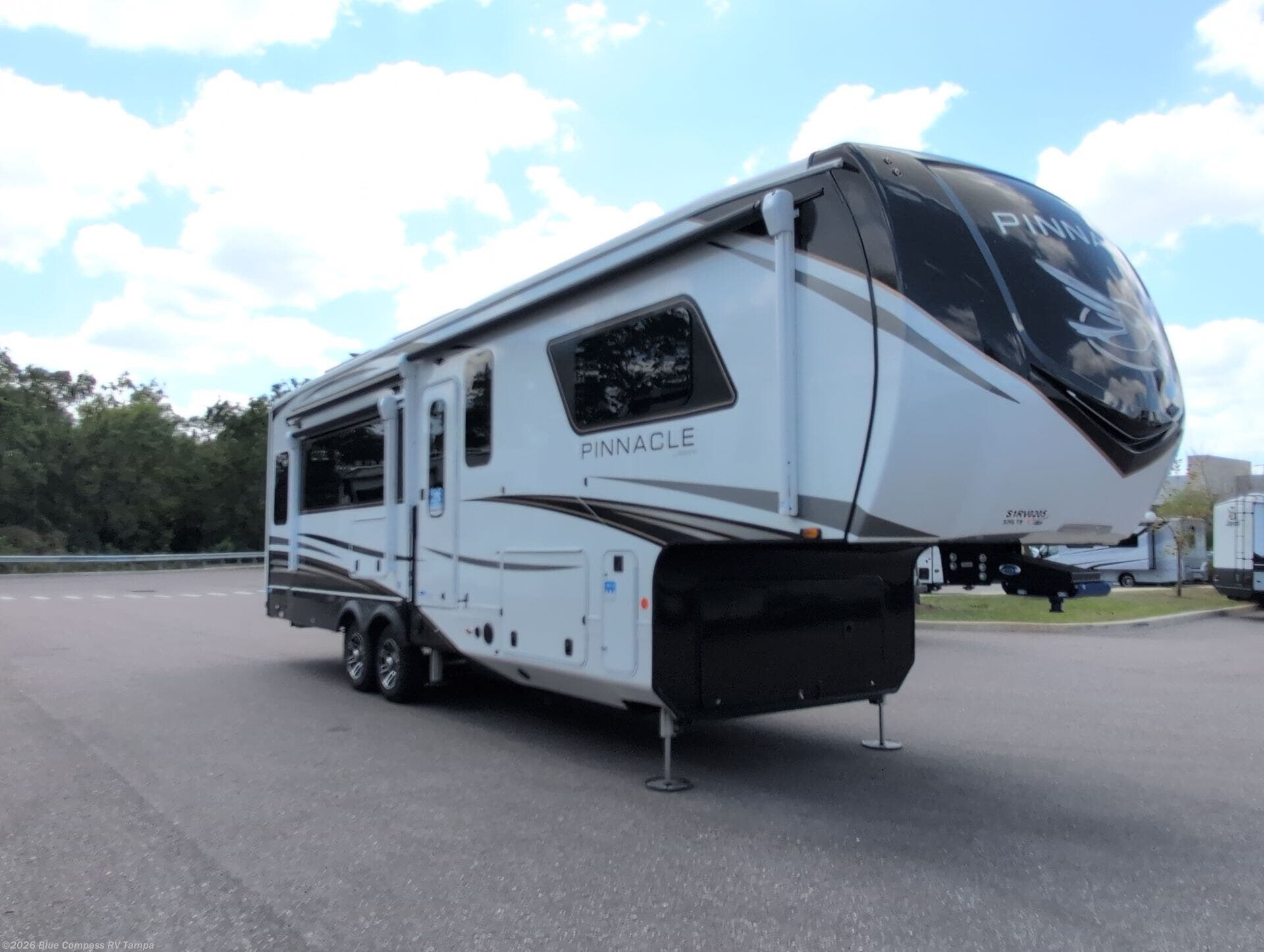New 2025 Jayco Pinnacle 32RLTS available in Dover, Florida