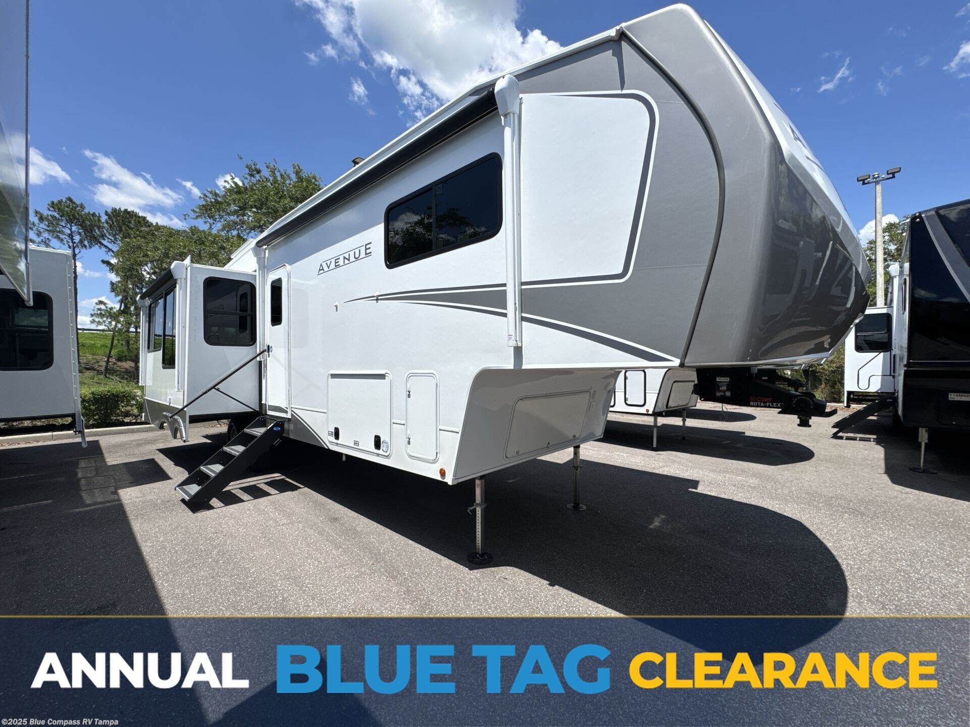 New 2025 Alliance RV Avenue 32RLS available in Dover, Florida