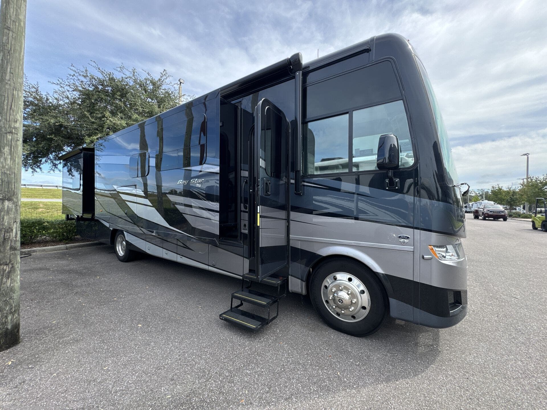 New 2026 Newmar Bay Star 3626 available in Dover, Florida