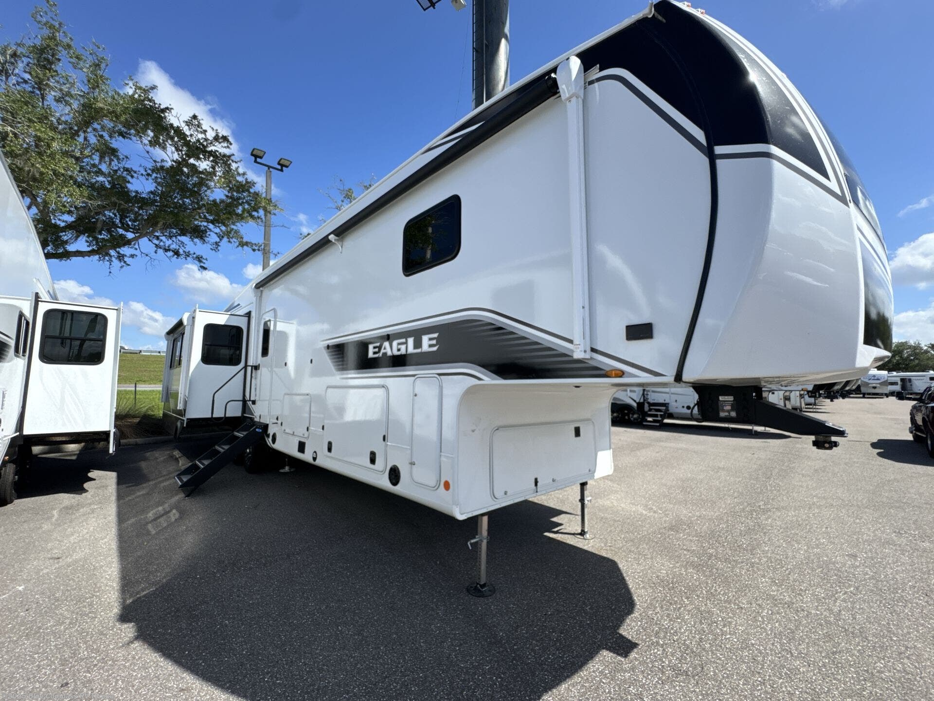 New 2026 Jayco Eagle 355MBQS available in Dover, Florida