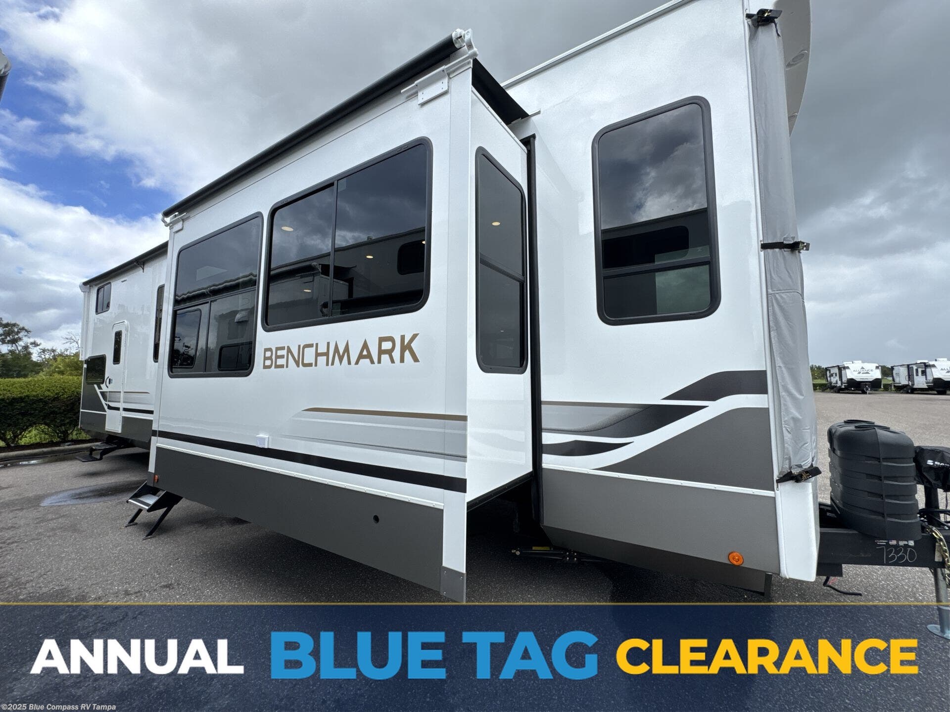 New 2026 Alliance RV Benchmark 42LFT available in Dover, Florida