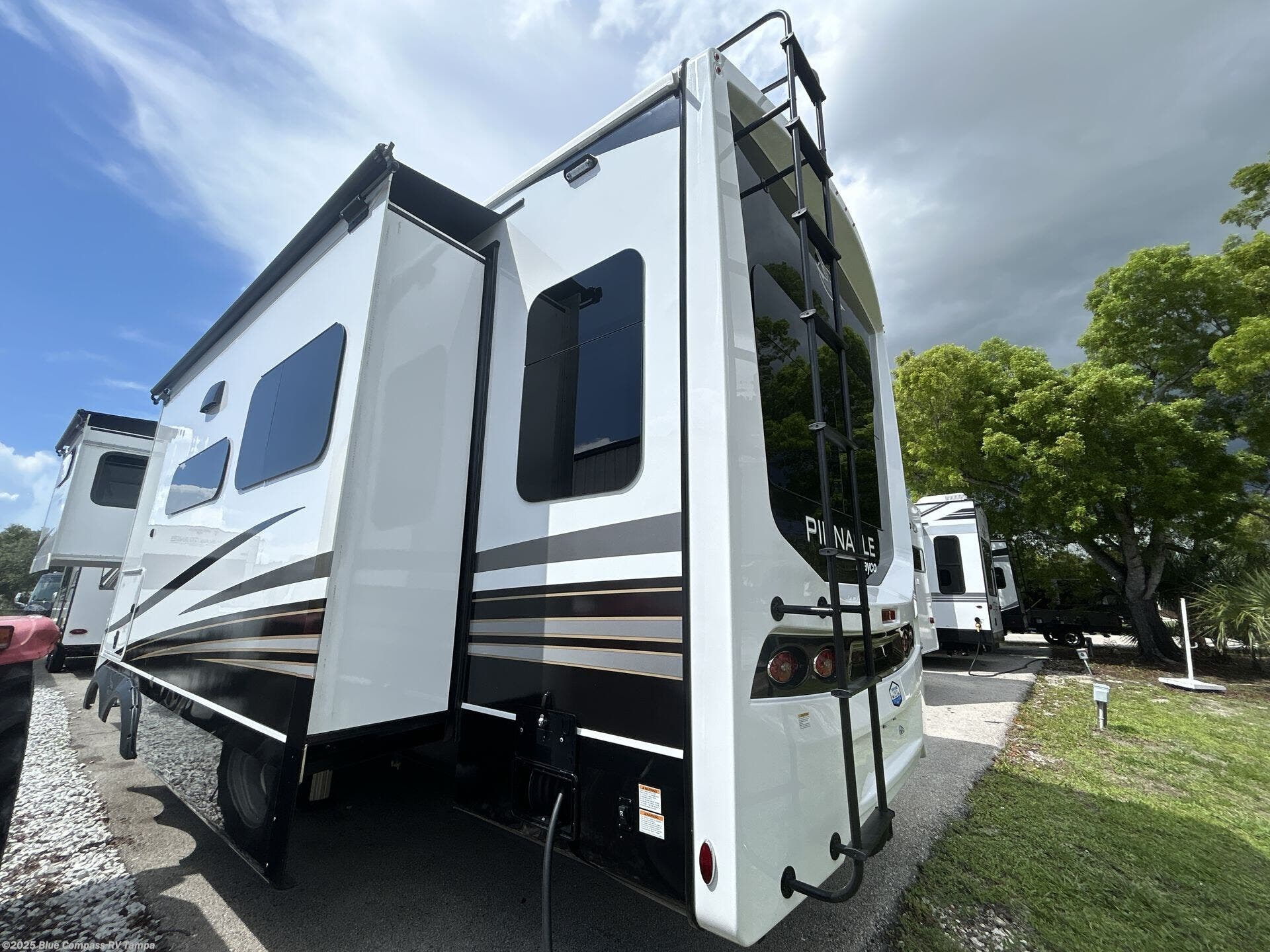 New 2025 Jayco Pinnacle 36FBTS available in Dover, Florida