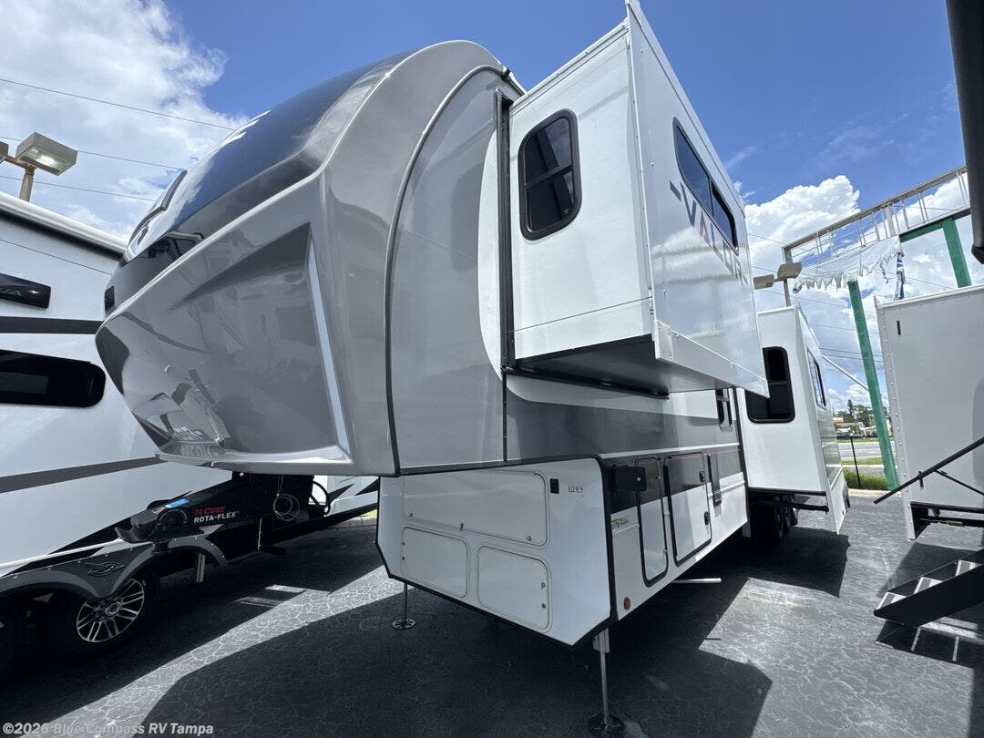 New 2025 Alliance RV Valor 40V13 available in Dover, Florida