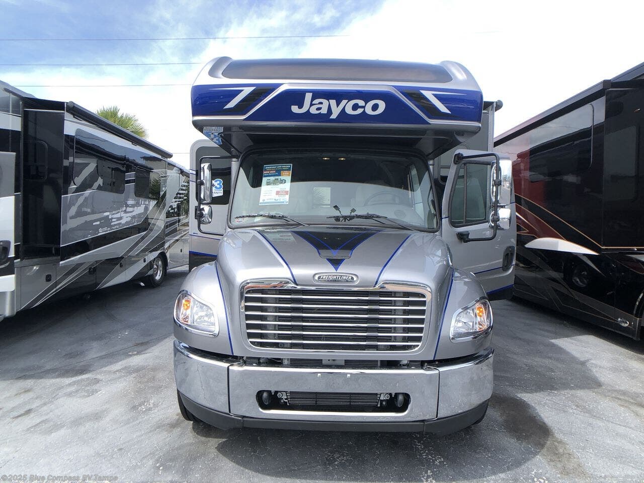 New 2026 Jayco Seneca 37L available in Dover, Florida