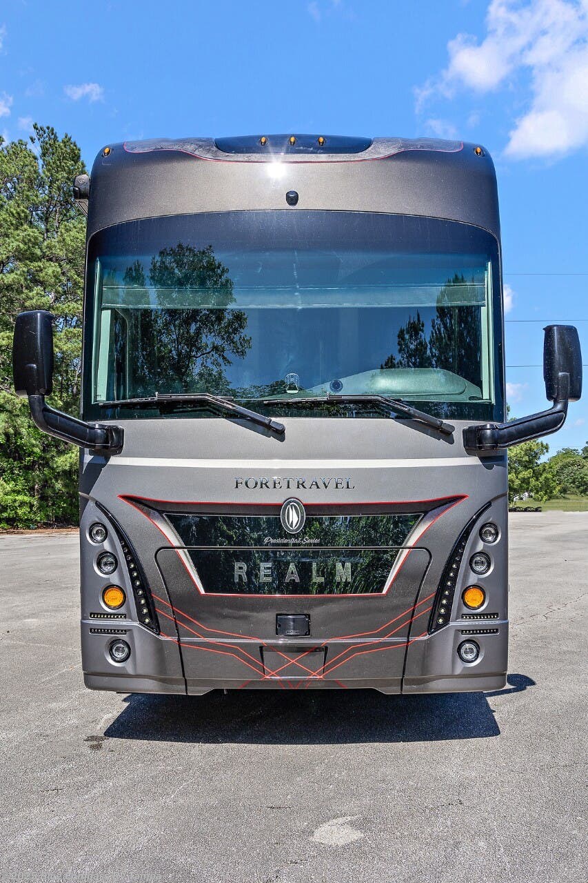 New 2026 Foretravel Realm FS605 LVB with Spa available in Dover, Florida